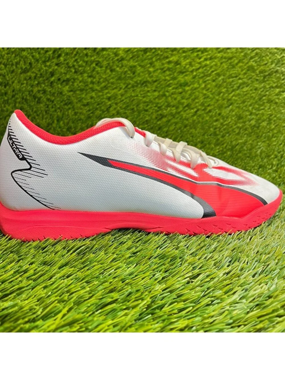 Puma Ultra Play It Mens Size 9‎ White Red Black Running Spikeless Soccer Shoes
